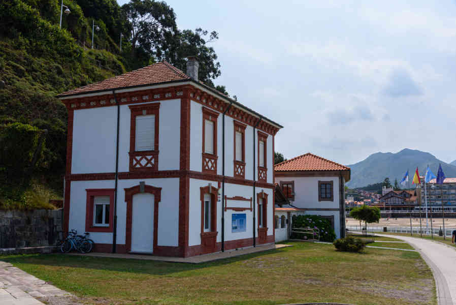 Principado de Asturias 065 - Ribadesella.jpg
